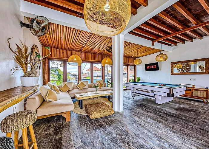 9-bedroom With Private Pool, Fitness-corner, Billiard And Rooftop In -bali