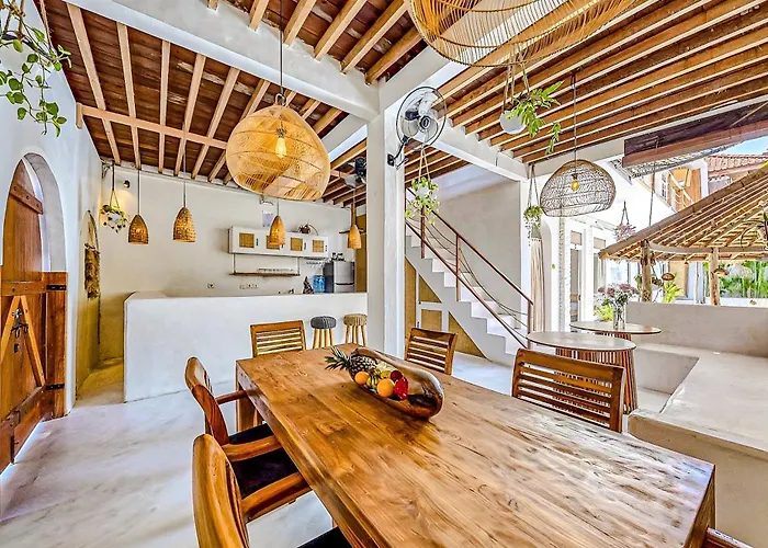 9-bedroom With Private Pool, Fitness-corner, Billiard And Rooftop In -bali Canggu