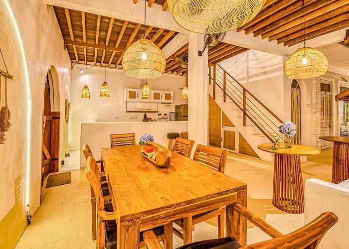 9-bedroom With Private Pool, Fitness-corner, Billiard And Rooftop In -bali *