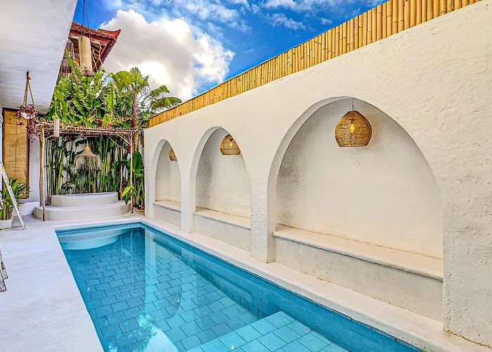 Villa 9-bedroom With Private Pool, Fitness-corner, Billiard And Rooftop In -bali *