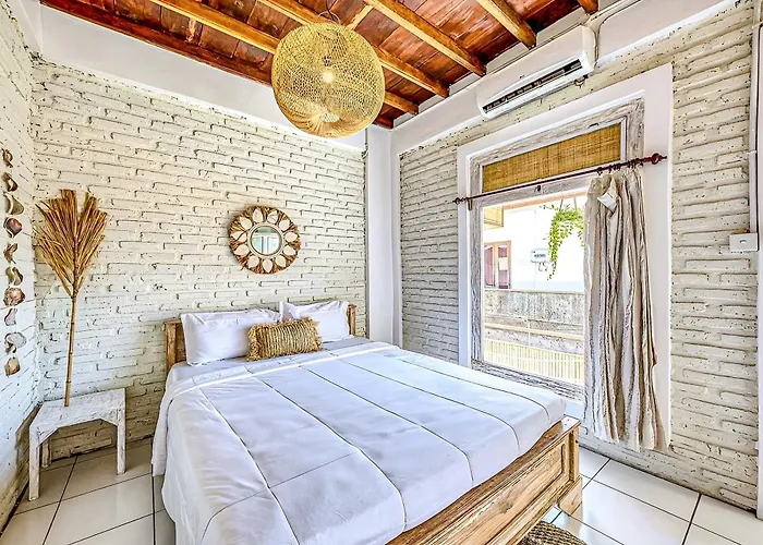 9-bedroom With Private Pool, Fitness-corner, Billiard And Rooftop In -bali Villa Canggu (Bali)