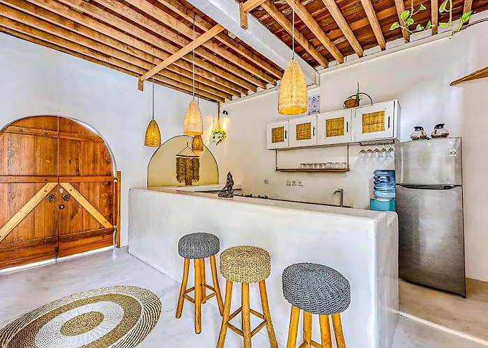 9-bedroom With Private Pool, Fitness-corner, Billiard And Rooftop In -bali