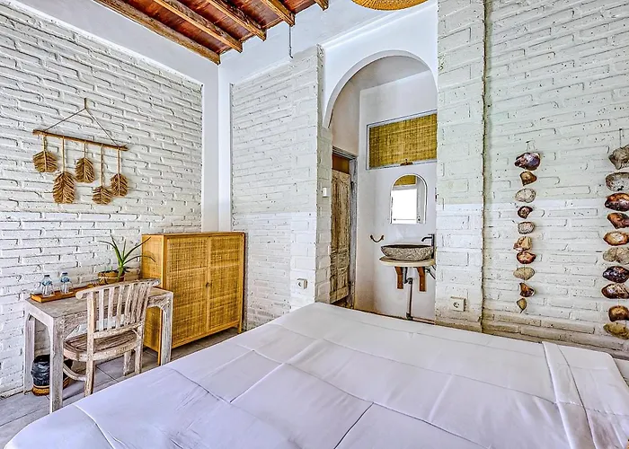 9-bedroom With Private Pool, Fitness-corner, Billiard And Rooftop In -bali *