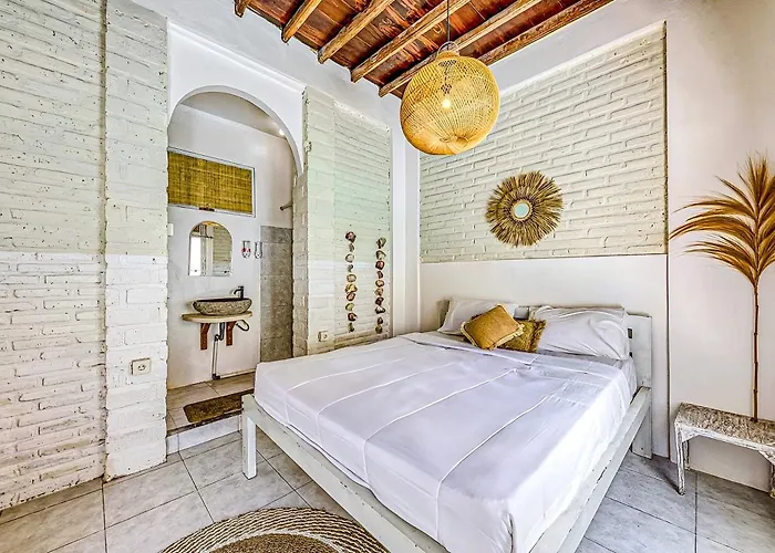 Villa 9-bedroom With Private Pool, Fitness-corner, Billiard And Rooftop In -bali Canggu
