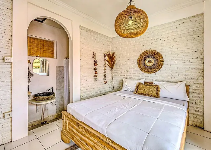 Villa 9-bedroom With Private Pool, Fitness-corner, Billiard And Rooftop In -bali *